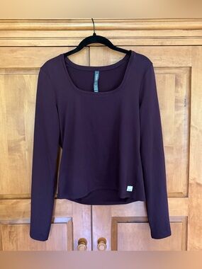 Vuori Long Sleeve Halo Essential Scoop Raisin